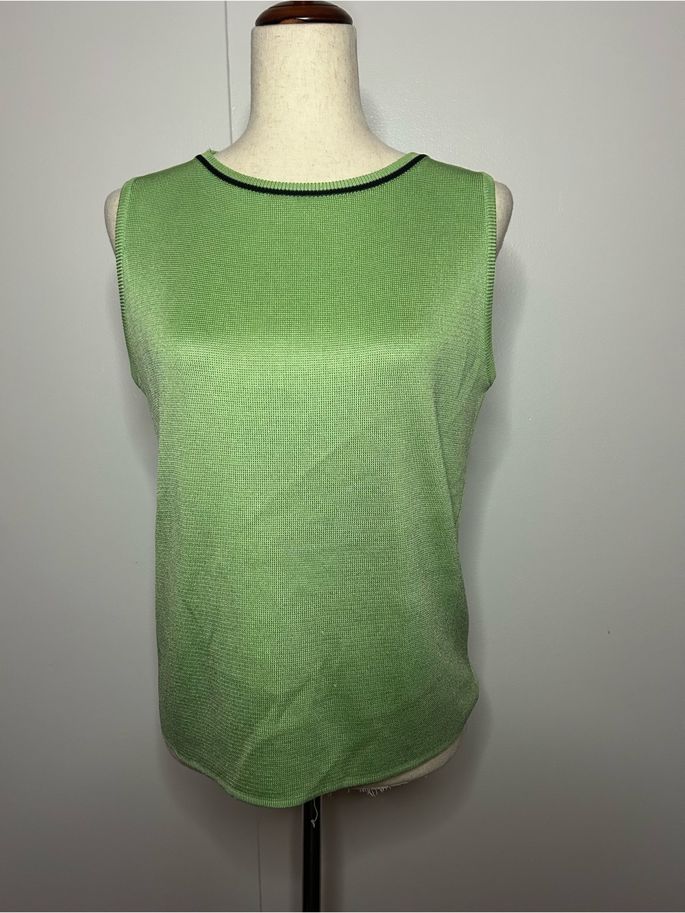 Vintage Green Sleeveless Tank Top With Black Collar Detail - Size Small